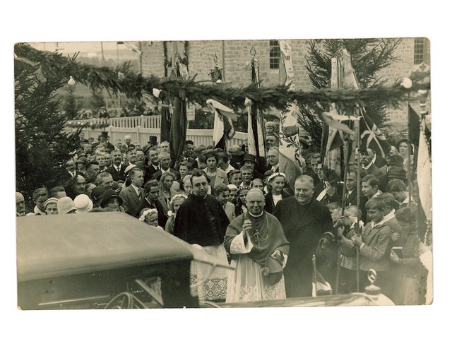 Einweihung der Katholischen Kirche in Sennfeld durch den H. H. Bischof Dr. Matthias Ehrenfried aus Würzburg am 2. Oktober 1932.