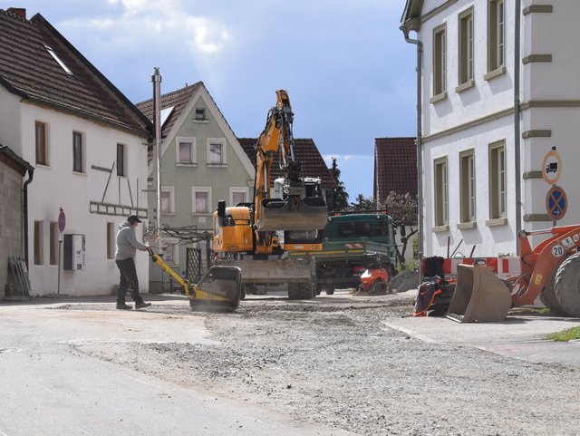 Ausbau Hauptstr. und Weyerer Str. Baustelle Reichelshofer Straße April 2021 