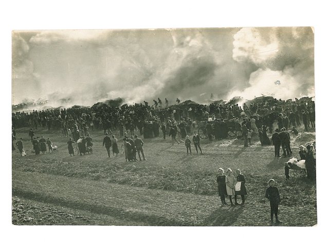 Großbrand der Feldscheunen am Gochsheimer Weg, 16. Oktober 1921. Die Brandursache konnte nie geklärt werden.