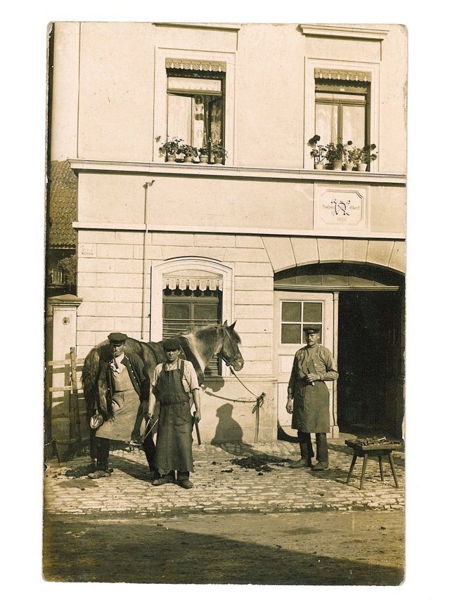 Die Hufschmiede von Kaspar Ebert, heute Hauptstraße 26, um 1900.